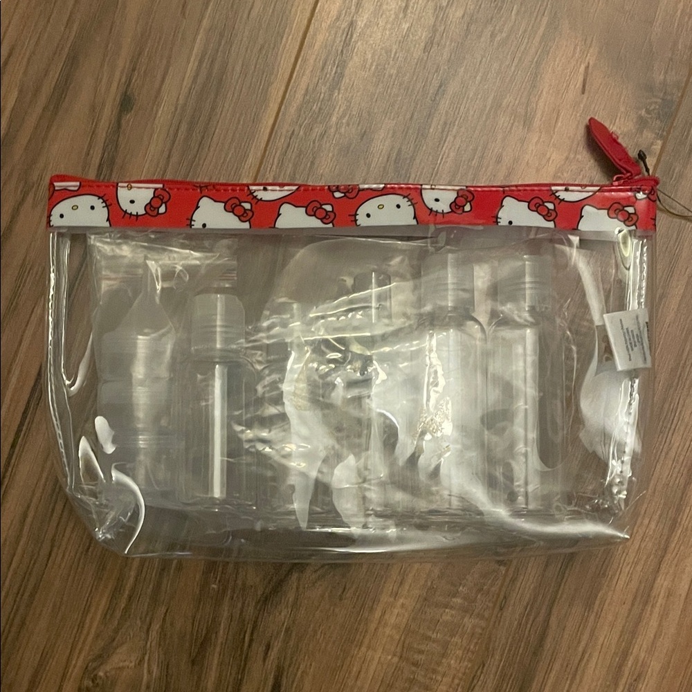 Hello Kitty Travel Bag - Picture 2 of 15